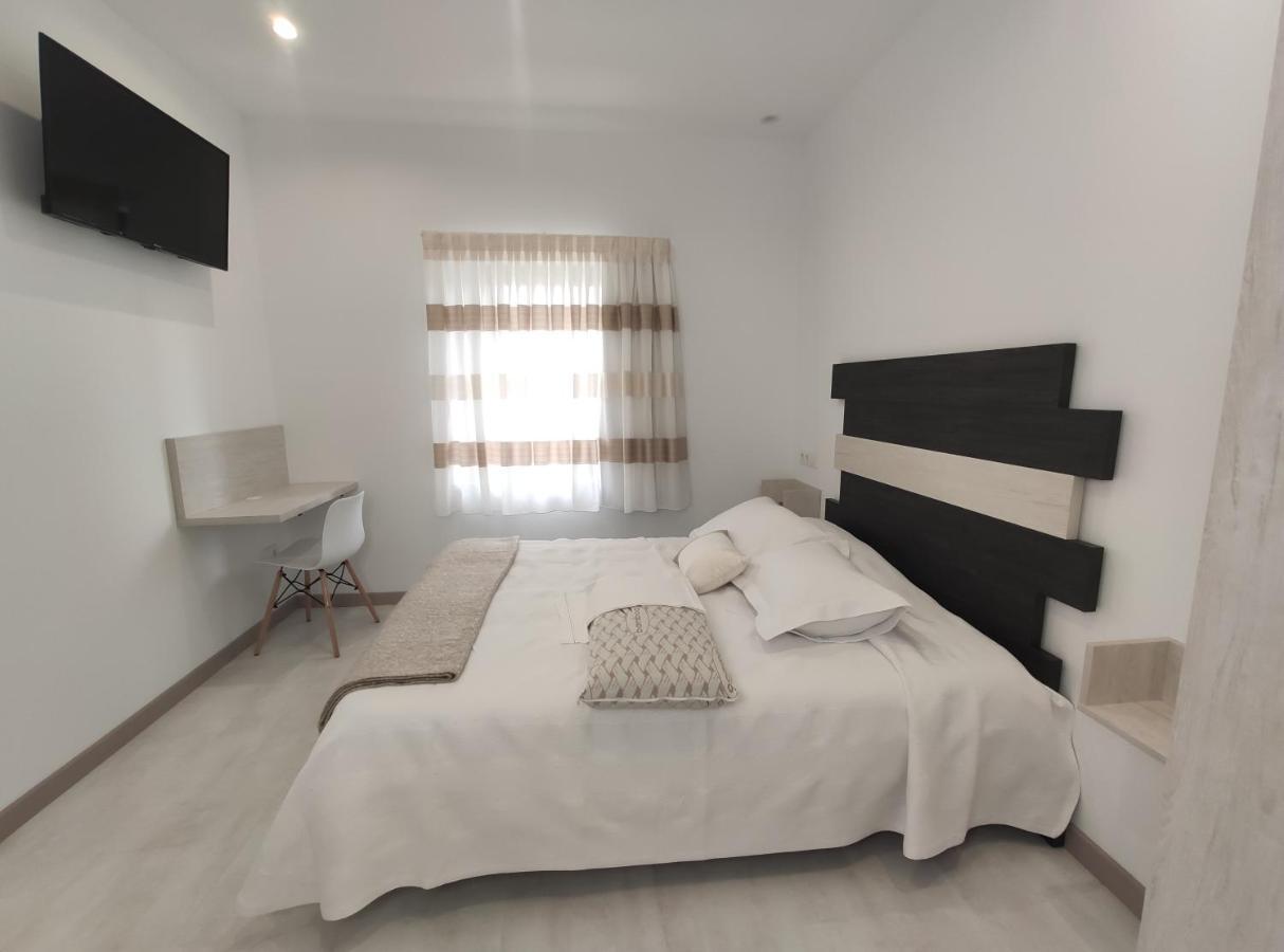 Hostal Oleo Auto Check-In Сантандер Екстериор снимка