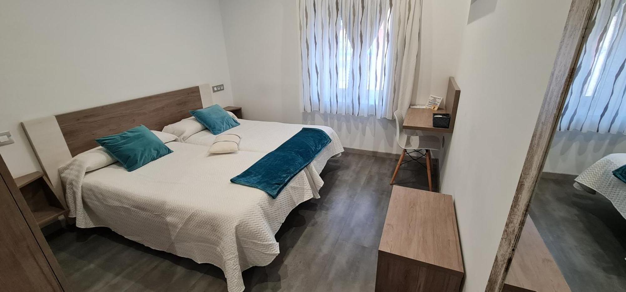 Hostal Oleo Auto Check-In Сантандер Екстериор снимка